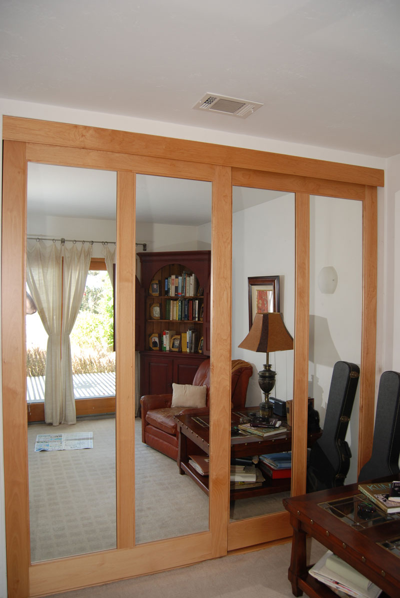 8 Benefits for Sliding Closet Doors